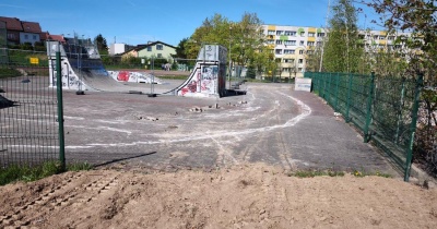 Wraca sprzęt na budowę pumptracku