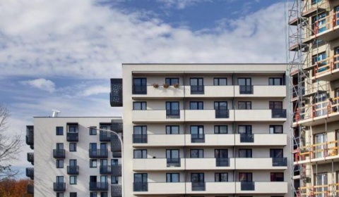 Czekają na mieszkania. Pół roku ciszy i trudne pytania