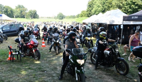 Piknik Motocyklowy przy parku (FOTO)