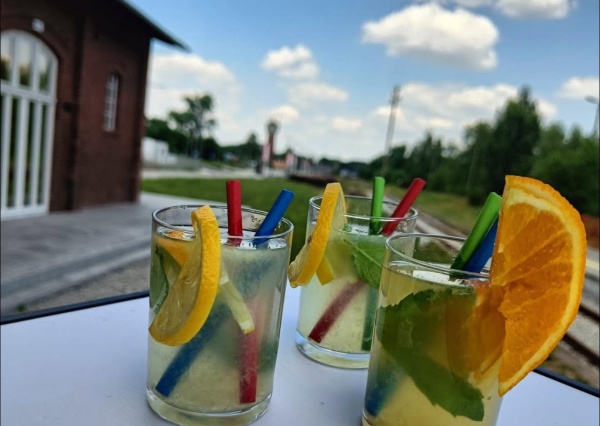 Wakacje czas zacząć! Darmowa lemoniada bez ograniczęń dla uczniów w Chocianów Express Bistro