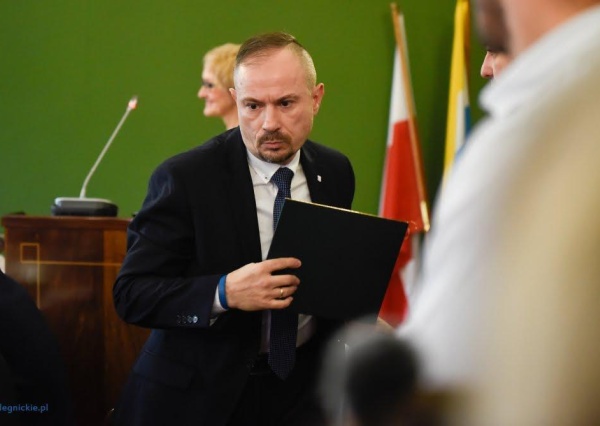 Bądź jak radny Adam Trybka. Pytaj do bólu...