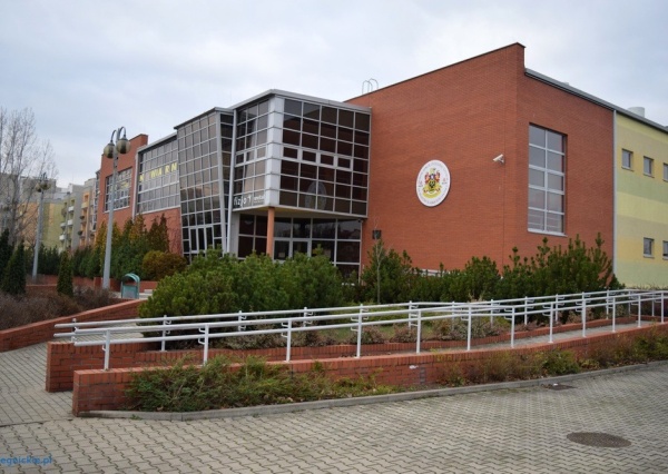 Pół miliona złotych na remont dachu hali ZSI