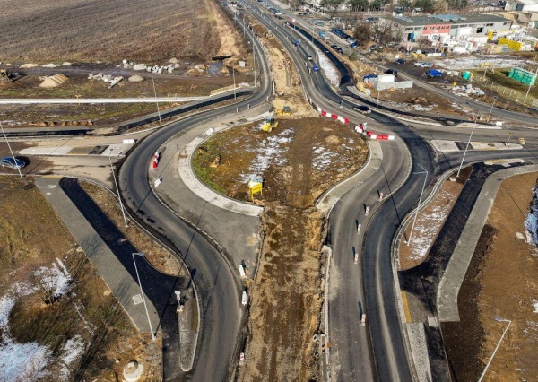 Rondo turbinowe na ul.Jaworzyńskiej na finiszu (FOTO)