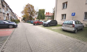 Parkowanie na podwórkach tylko z identyfikatorem 