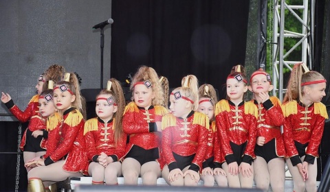 Deszczowy festyn z okazji Dnia Hutnika (FOTO)