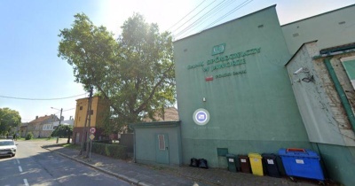 Roboty przy leciwym drzewie. Co z platanem przy Reja?