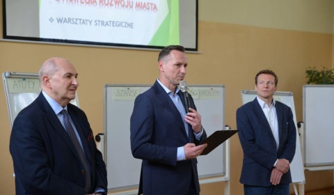 Brak galerii handlowej i komunikacji? Zły stan dróg? To już nie w Złotoryi 