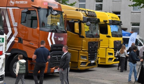 Tłumy na „Legnicy na Kołach”. Motoryzacyjne święto po raz trzeci w Samochodówce (FOTO)