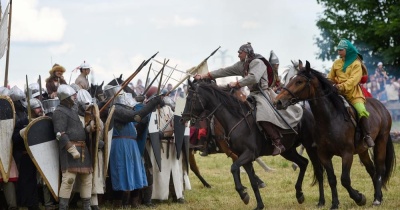 Rycerze, Mongołowie i tysiące widzów. Legnickie Pole znów cofa się do XIII wieku (FOTO)