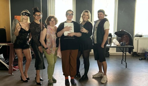 Duch, pszczoły i bułgarska mafia. Teatr ATAM zaprasza do Malczyc !