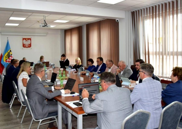 Absolutorium i wotum zaufania dla Zarządu Powiatu Legnickiego (FOTO)