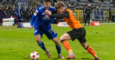 Chrobry wygrywa derby w Legnicy (FOTO)