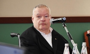 Plac zabaw tonie w cieniu. Radny żąda doświetlenia i monitoringu na „Górce”