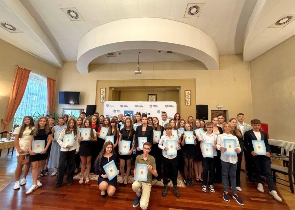 Stypendia dla najlepszych w Chojnowie (FOTO)