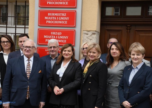 Minister B. Żelazowska z wizytą w Prochowicach (FOTO)