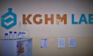 W Bolesławcu rusza KGHM LAB. Nowa pracownia chemiczno-fizyczna dla uczniów I LO od Polskiej Miedzi