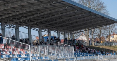 Stadion w Ścinawie ma zadaszone trybuny (FOTO)
