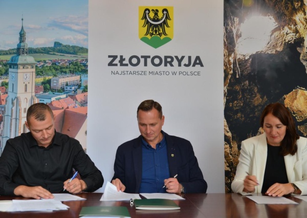 Chodnik przebudują, a parking wyrównają i powiększą 