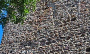 Gorąca dyskusja o wieży rycerskiej w Sędziszowej. Burmistrz otwarcie mówi o ogromnych kosztach
