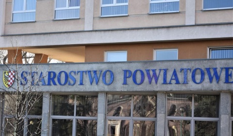Powiatomat w Legnicy? Nowoczesne udogodnienia czy prawne ryzyka?