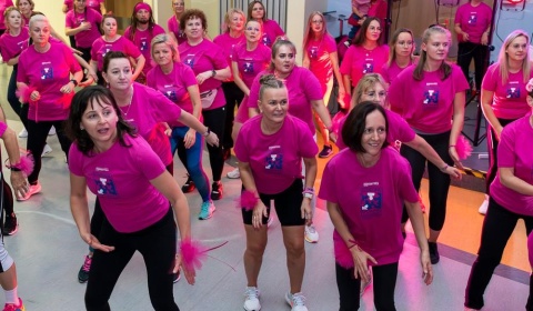 Różowa Zumba – taniec, energia i profilaktyka w jednym rytmie!(FOTO)
