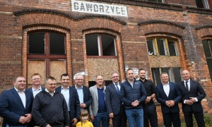Sentymentalna podróż wójta J.Szwagrzyka. Tłumy na peronach i powrót nadziei na kolej