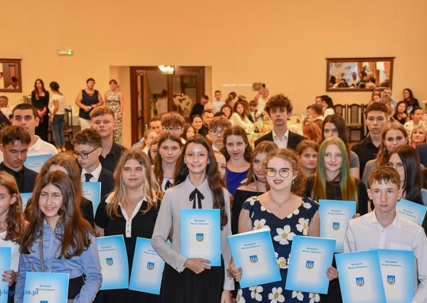 W Chojnowie rozdano stypendia burmistrza (FOTO)