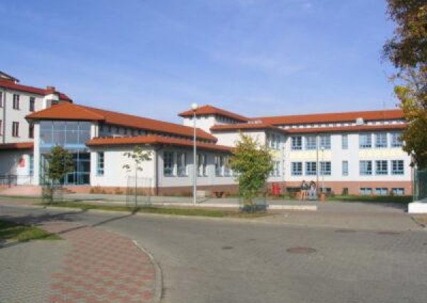 Nowoczesne pomoce naukowe i nowe wyposażenie w szkołach