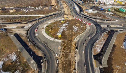 Rondo turbinowe na ul. Jaworzyńskiej na finiszu (FOTO)