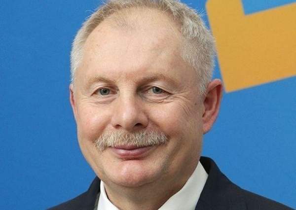 Dziury, zniszczone chodniki i konflikty na wąskiej ulicy. Radny żąda konkretnych zmian