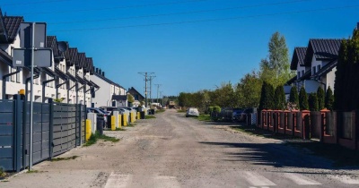 Nowa droga, chodnik i oświetlenie 