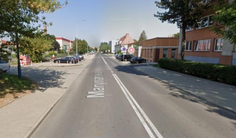 Zagrożenie przy Asnyka? Radny alarmuje, miasto odpowiada