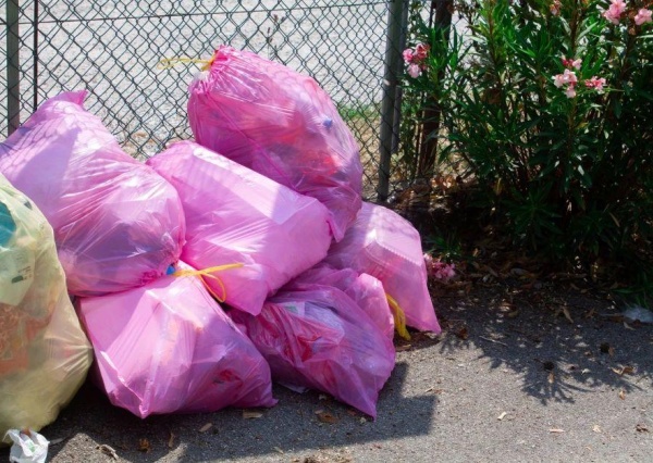 Zbiórka odpadów tekstylnych i ubrań w Legnicy - zasady i harmonogram