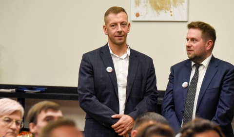 Nowa Nadzieja = stara wojna ? Wrze w legnickiej partii...