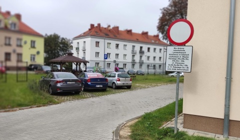 Luzy na parkingach. A sąsiedzi nie mogą z nich skorzystać