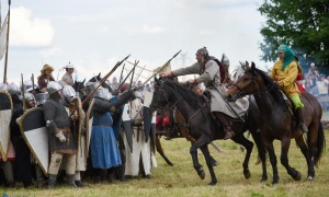 Rycerze, Mongołowie i tysiące widzów. Legnickie Pole znów cofa się do XIII wieku (FOTO)