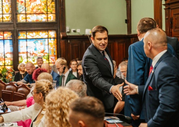 Rekordowe inwestycje, rekordowy budżet i zaskakujący finał głosowań