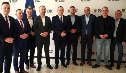 Kolej wróci do Lwówka Śląskiego, rozpoczynają się prace również na linii 312