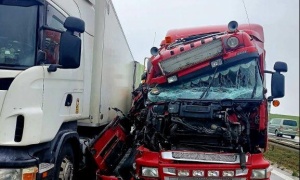 Zderzenie dwóch tirów na A 4