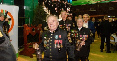 S.Siewierski ma powody do satysfakcji. To on wprowadził KGHM na giełdę... A teraz zdobywają gospodarcze szczyty