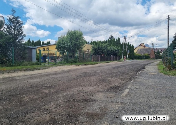 Utrudnienia w Gorzycy – układanie asfaltu