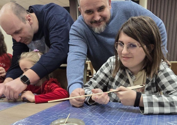 Rodzinne warsztaty modelarskie (FOTO)