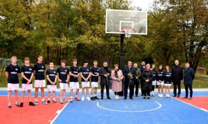 Nowoczesne zagospodarowanie terenu przy Powiatowym Zespole Szkół w Chojnowie (FOTO)