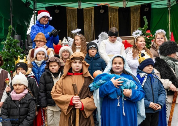  Magia świąt na Jarmarku Bożonarodzeniowym w Legnickim Polu (FOTO)
