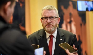 Chcą delegalizacji partii Grzegorza Brauna