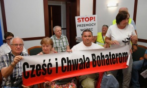 Sesja z ROG-iem czyli protestujący na sali obrad (FOTO)