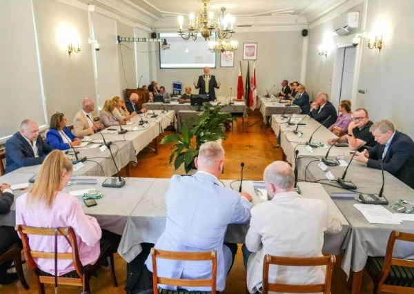 Obradowali polkowiccy radni. Duże wsparcie dla powiatu i zmiany w budżecie
