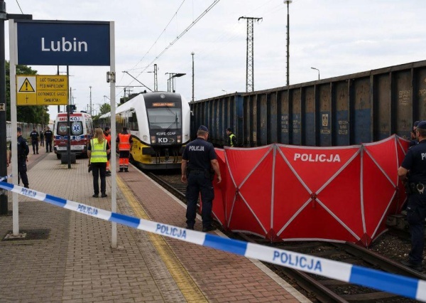 Tragedia na stacji PKP. 86-latka zginęła pod kołami pociągu. Paraliż komunikacyjny !