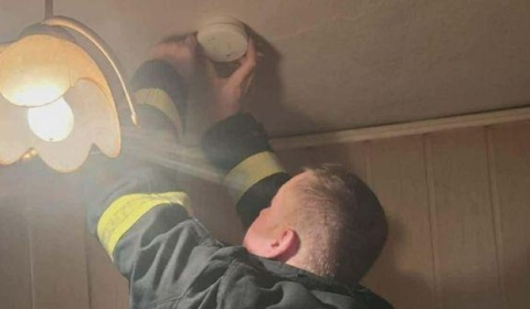 Czujki w mieszkaniach będą, ale dopiero do 2030 roku. Takie jaworskie poczucie humoru...