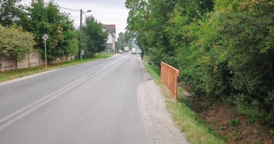 Bezpieczniej dla pieszych i rowerzystów przy ruchliwej drodze wojewódzkiej. Złotoryja daje przykład